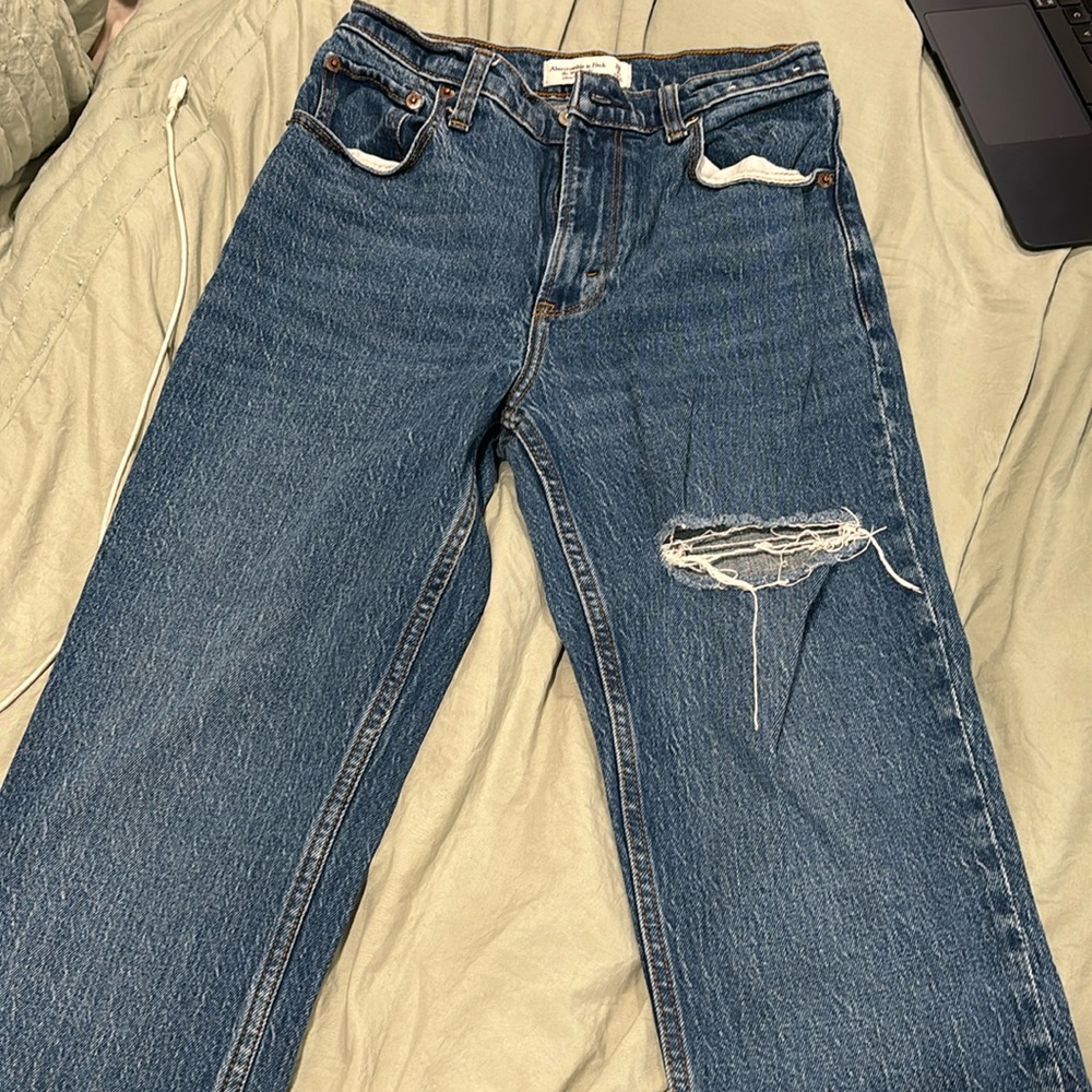 90's-style ultra high rise straight jean